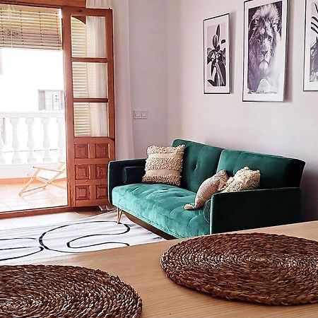 Serendipia: Tu Hogar En Este Blanco Pueblo Фрихилиана Экстерьер фото