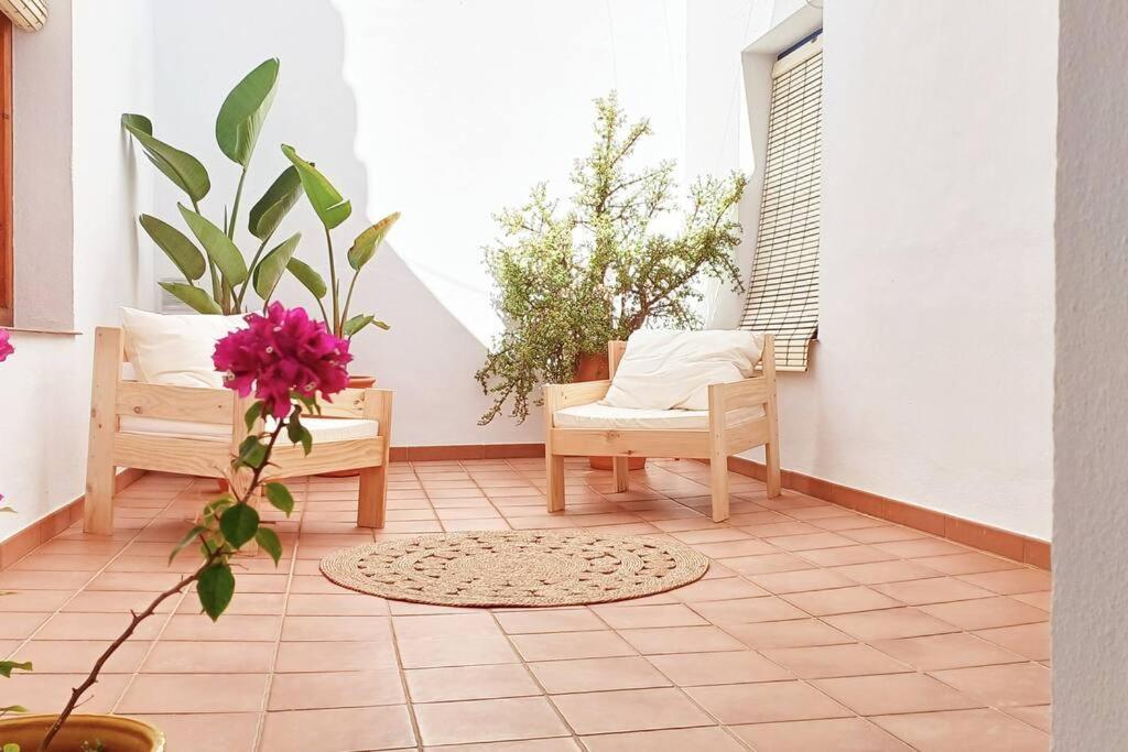 Serendipia: Tu Hogar En Este Blanco Pueblo Фрихилиана Экстерьер фото